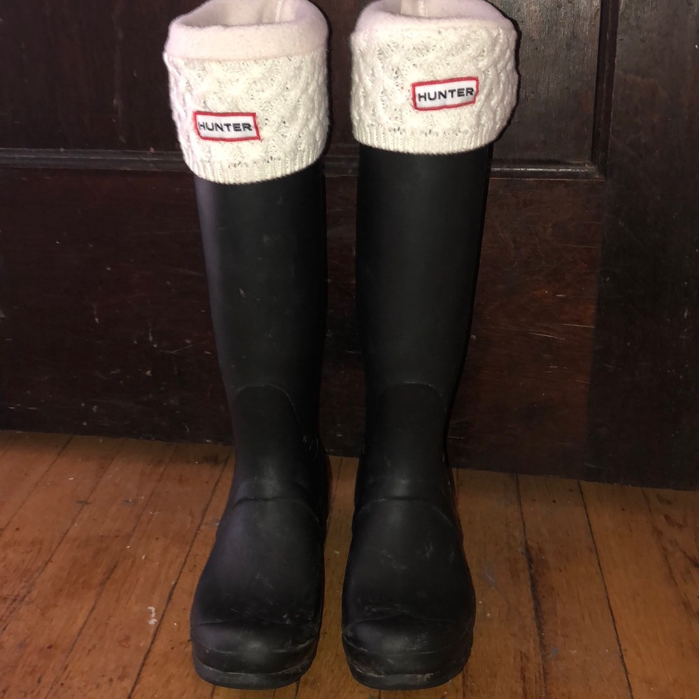 Matte Hunter Rain boots with white Hunter inserts